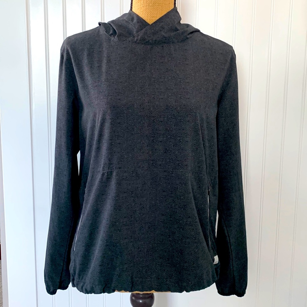 Vuori hooded windbreaker pullover